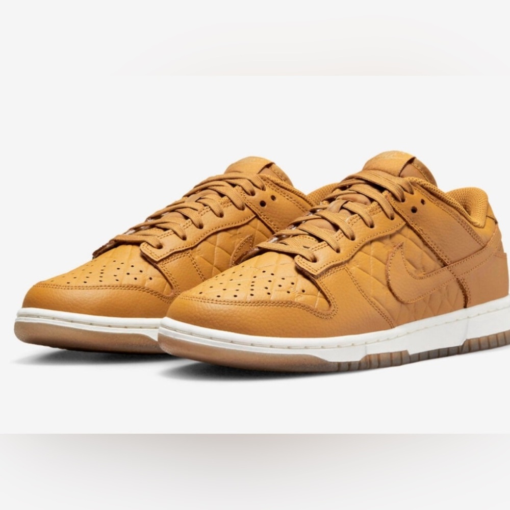 Nike Dunk Low Quilted Wheat Women's Sneaker Size 9